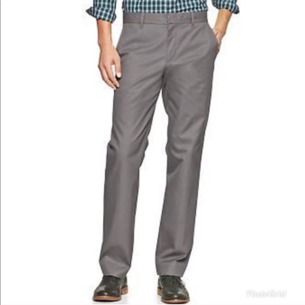 GAP Men’s Khakis Relaxed Fit